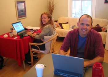 No dia 9 de agosto de 2005, em San Francisco, Brad Neuberg escreveu o post convocando "pessoas que trabalham com Laptop´s" a compartilhar seu escritório