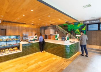 As unidades da rede de cafeterias no Japão são conhecidas por seu design inovador. A unidade de Ginza oferece espaço de trabalho compartilhado.
