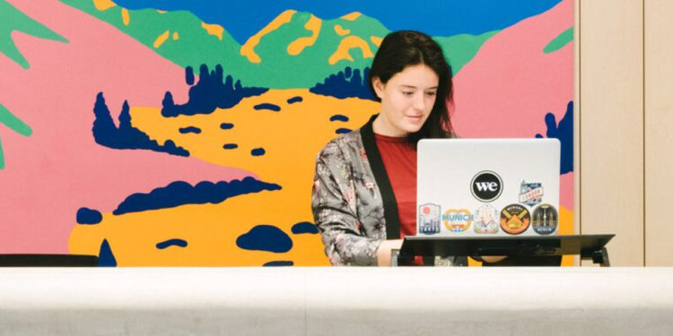 Em resposta à baixa ocupação pelo isolamento social, a WeWork passou a oferecer formatos mais flexíveis de contratação em unidades de NY