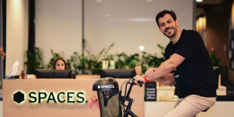 “Uma oportunidade única, há muitos imóveis com carcaças de coworking” declara Tiago Alves, CEO da IWG no Brasil