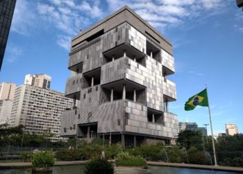 O EDISE, ou Edifício Sede da Petrobrás, se confunde com o cenário do centro do Rio de Janeiro