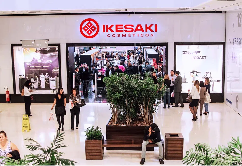 Empresas do mercado de beleza estão oferecendo espaços de trabalho totalmente equipados dentro de suas lojas. Foto: Site Ikesaki