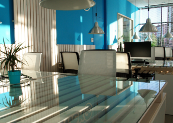 Mobiliário e conforto são alguns dos pontos mais relevantes na hora de escolher seu Coworking. Foto: Banco de Imagens